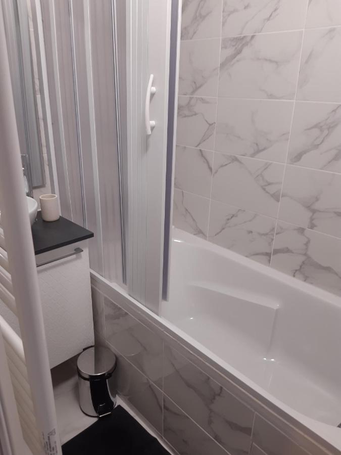 לה מאנש Duplex Tout Confort - Circuit 24H - Pole Sante Sud - Centre Des Expositions - Technoparc מראה חיצוני תמונה